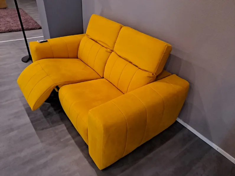 Divano relax Felis in Offerta Outlet. Tessuto misto piuma. Acquista ora!