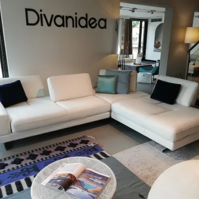 Divano in Pelle stile design modello Movie scontato - 31%