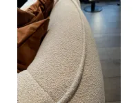 Divano design tessuto Vela piping di Saba con sconto del - 35%