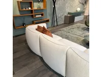 Divano design tessuto Vela piping di Saba con sconto del - 35%