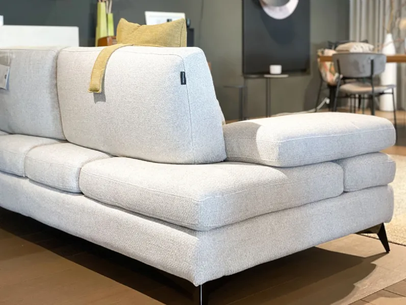 Divano Serena di Nicoletti home in stile moderno in Offerta Outlet