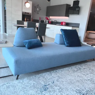 Divano Simply di Doimo salotti in stile design in Offerta Outlet