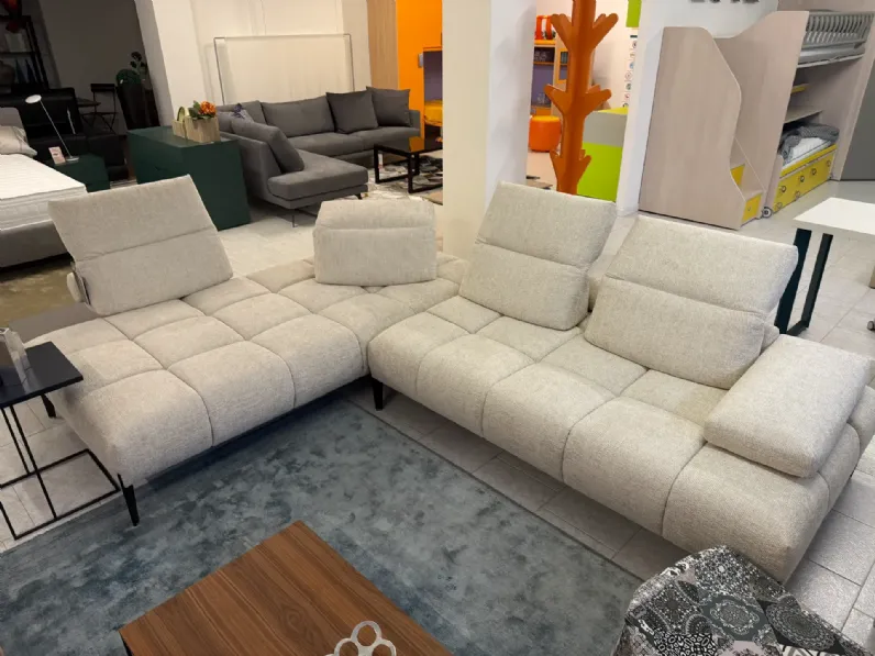 Divano Lineare modello Skyline di Calia a prezzi outlet