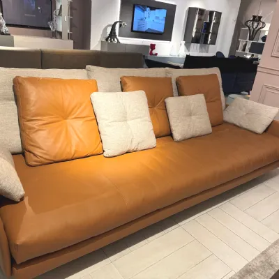 Divano da 4 posti modello Stone di Valentini scontato