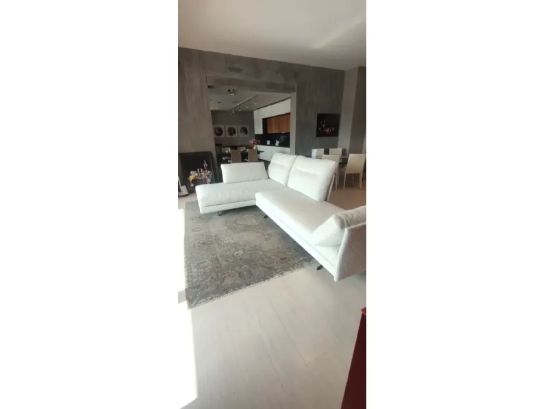 Divano moderno modello Stone scontato 