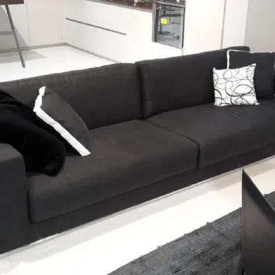 Scopri il divano lineare Terminal Flex team a prezzo scontato!