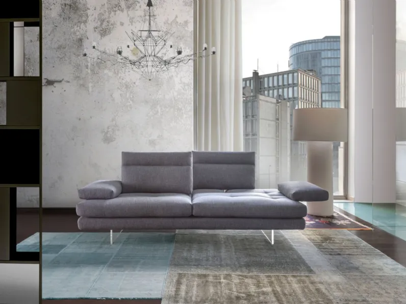 Divano lineare Toby wing Max divani a PREZZO OUTLET scontato del 40%