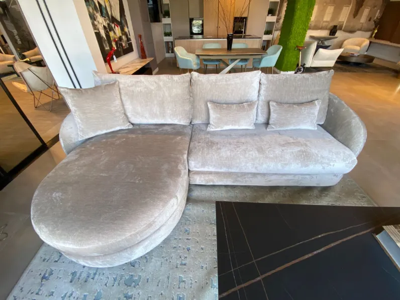 Divano Togo duble tessuto in poliuretano  Le comfort in Offerta Outlet