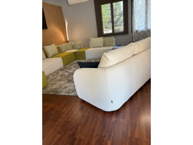 Divano design tessuto Togo di Le comfort con sconto del - 26%