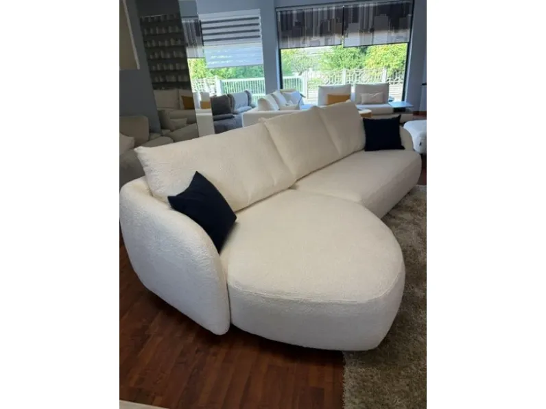 Divano design tessuto Togo di Le comfort con sconto del - 26%