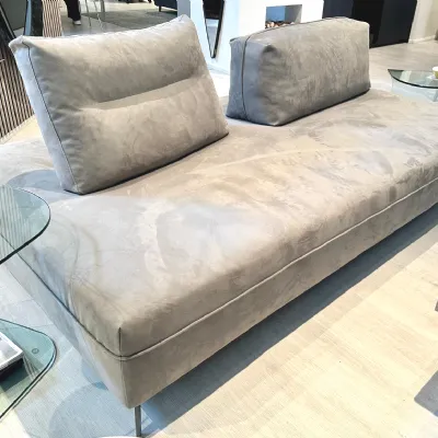 Divano moderno ecopelle Urban di Exc� con sconto del - 35%