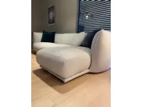 Divano design tessuto Vela piping di Saba con sconto del - 25%