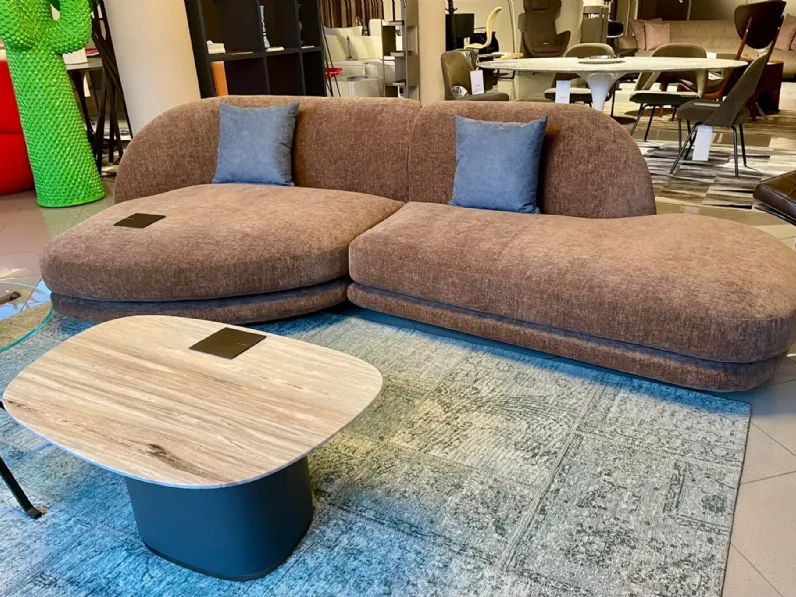 Divano da 3 posti modello Vesper di Giorgetti scontato