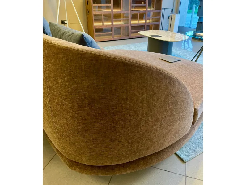 Divano design tessuto Vesper di Giorgetti con sconto del - 41%