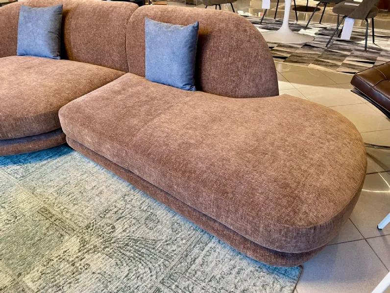Divano design tessuto Vesper di Giorgetti con sconto del - 41%