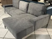 Divano Iseo di La casa moderna in stile moderno a prezzo scontato