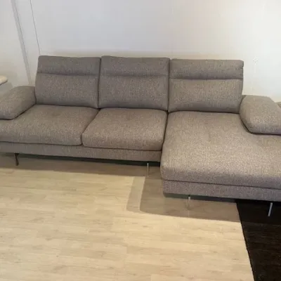 Divano da 4 posti modello Toby wing di Calia scontato