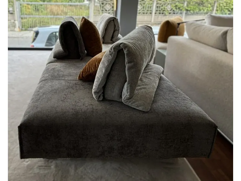 Lineare tessuto modello Divano di design abbraccio con pouf di Artigianale 