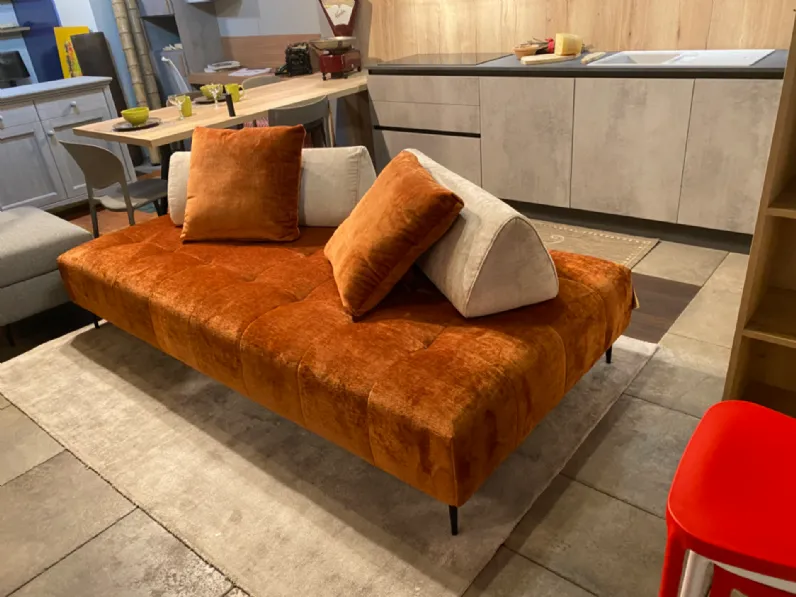 Divano Lineare modello Bowie di Le comfort a prezzi convenienti
