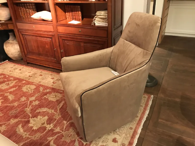 Poltrona in stile design Bangkok Le comfort in Offerta Outlet