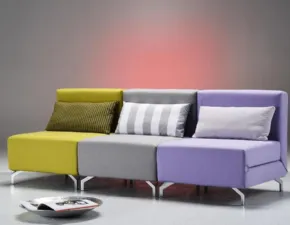 Poltrona letto Family Bedding modello Voil. Poltrona letto con misure ridotte e chaise longue. Imbottitura indeformabile. Rivestito in tessuto sfoderabile.