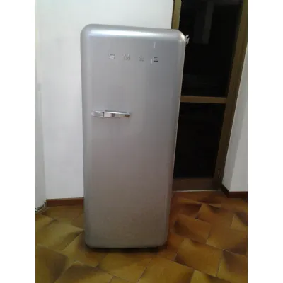 frigorifero da accosto smeg estetica anni 50 modello fab28rx