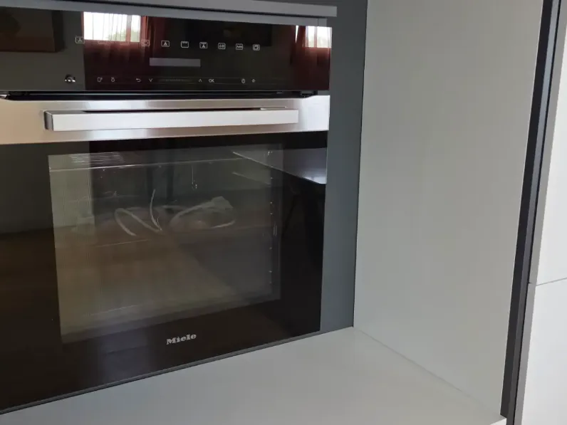 Forno modello Forno miele con vapore multifunzione  M�ele a prezzo scontato