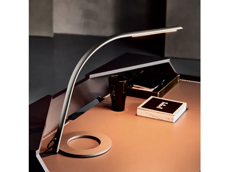 1. Design moderno ed elegante. 
2. Illuminazione a LED di alta qualità. 
3. Facile da installare. 
4. Garanzia di 2 anni. 
5. Prodotto da Cattelan Italia.