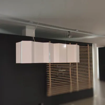 Scopri la Lampada a Sospensione Fold di Pallucco in Bianco con forte sconto!