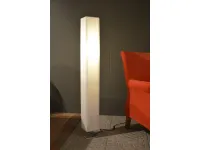 Lampada Design modello Luxia. Lampada a terra con basamento in acciaio cromato. Offerta Outlet Mobilgross. Scontata del -53%.