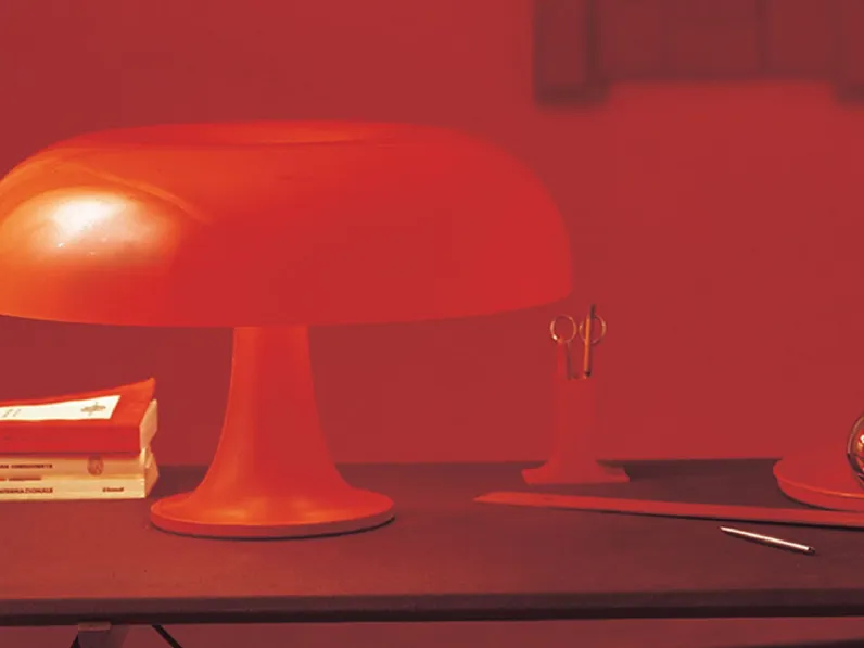 Da tavolo Nesso  lampada da tavolo  Artemide in Offerta Outlet 