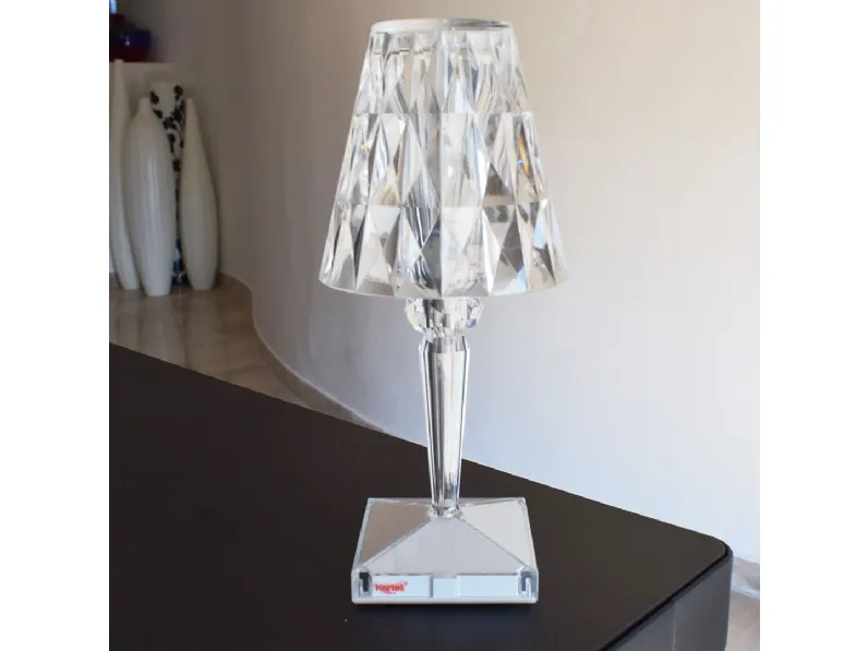 Lampada da tavolo Kartell Buttery Trasparente con forte sconto