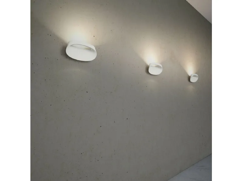 Lampada da parete Bonnet Fontana Arte a prezzo Outlet.