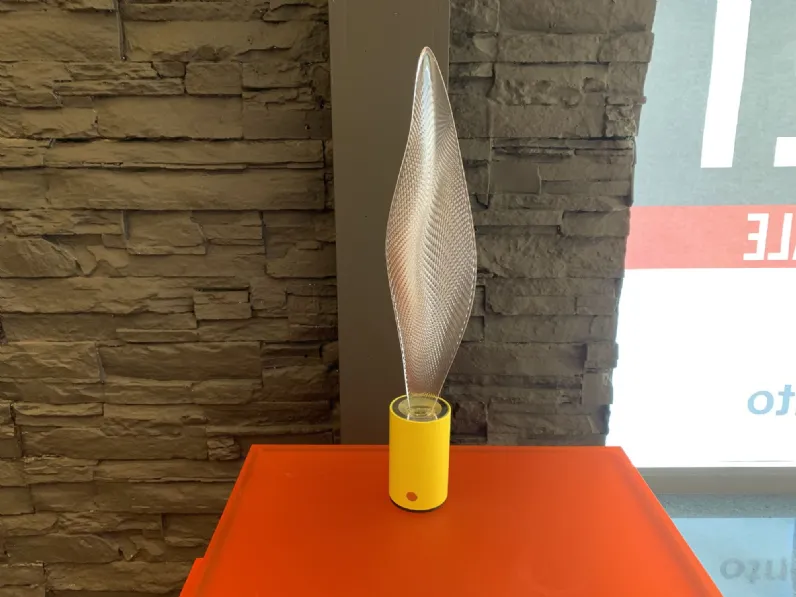 Lampada da tavolo Cosmic leaf mini Artemide in Offerta Outlet 