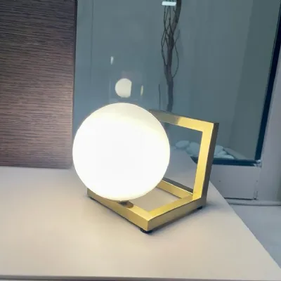 Lampada da tavolo Angolo Ideal lux con uno sconto esclusivo