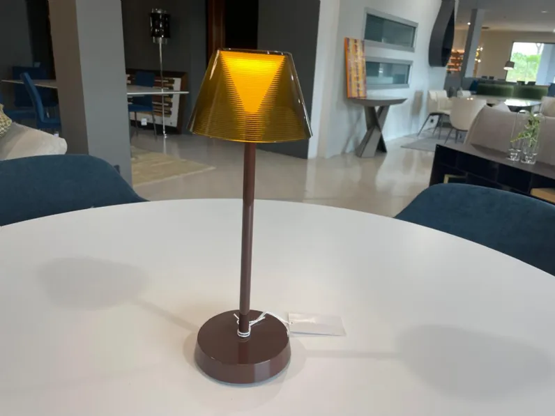 Lampada da tavolo stile Moderno Lampada da tavolo Ideal lux in offerta outlet