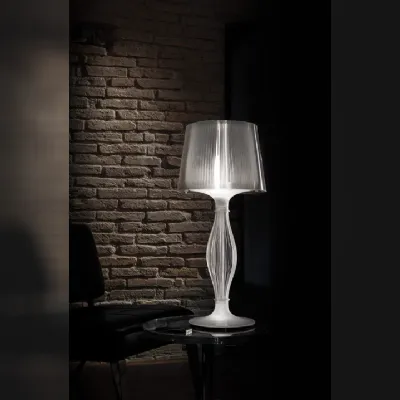 Lampada da tavolo in plastica Liza Slamp in Offerta Outlet