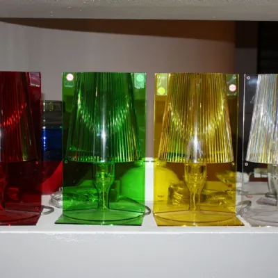 Lampada da tavolo Kartell Take  Altri colori a prezzi convenienti