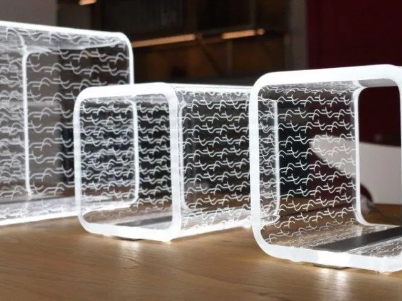 Lampada da tavolo in plastica Tits&butts Artigianale a prezzo Outlet