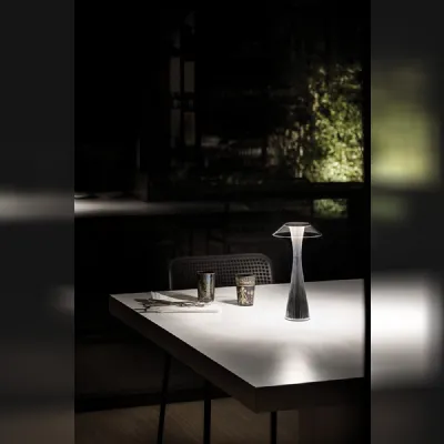 Lampada da tavolo Kartell Space outdoor stile Design in offerta