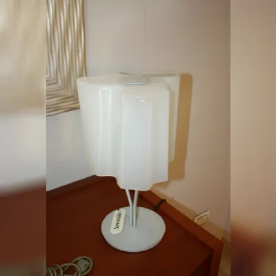Lampada da tavolo Logico  Artemide a prezzo Outlet 