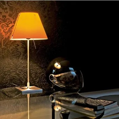 Lampada da tavolo Luceplan Costanzina stile Moderno in offerta