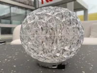 Lampada da tavolo Mini planet  Kartell a prezzo scontato 