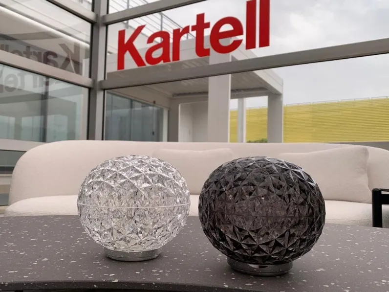 Lampada da tavolo Mini planet  Kartell a prezzo scontato 