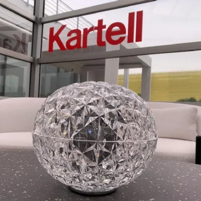 Lampada da tavolo Planet Kartell a prezzo Outlet 