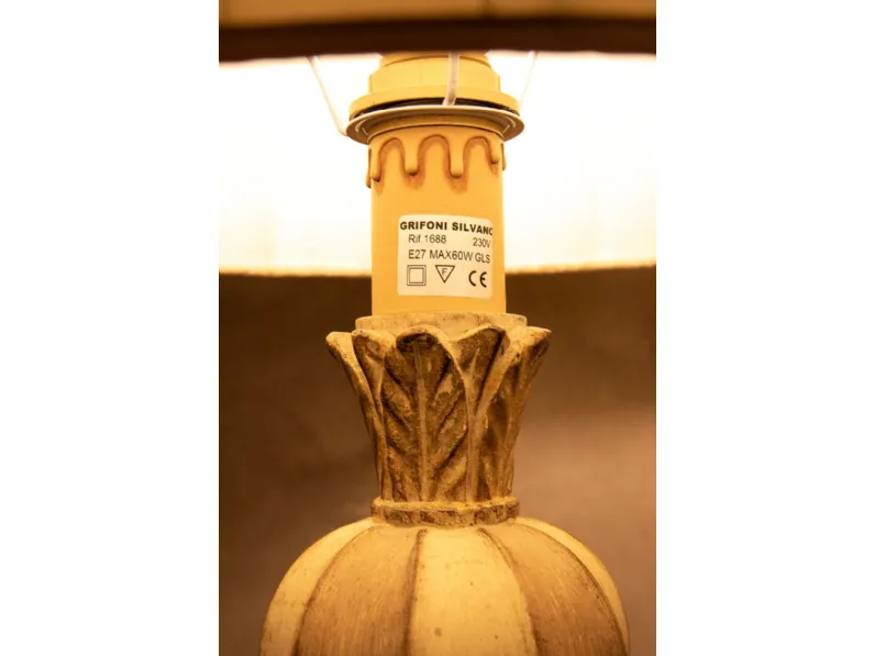 Lampada da tavolo stile Classica Lampada silvano grifoni bianco antico Grifoni vittorio in offerta