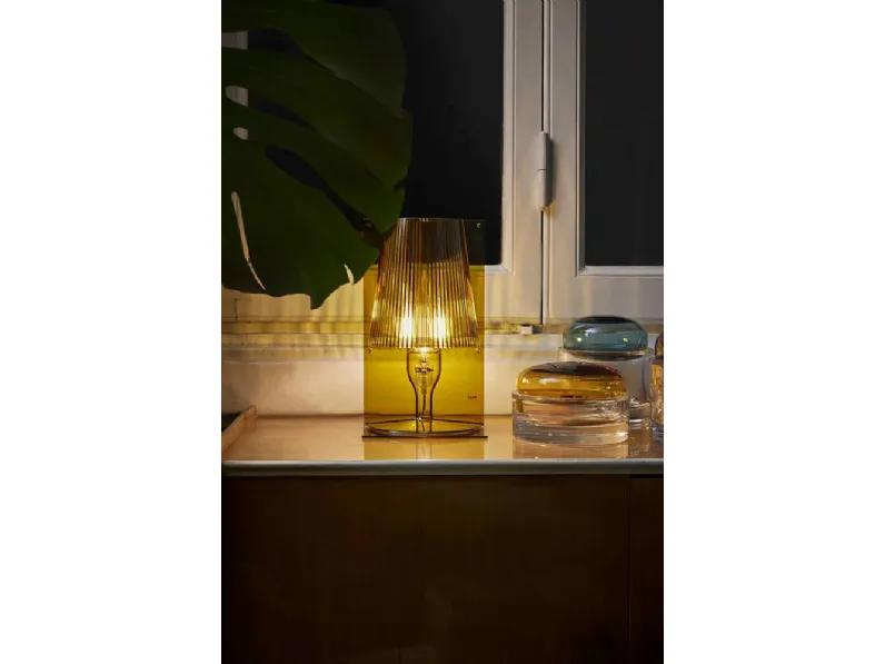 Lampada da tavolo Take Kartell in Offerta Outlet 