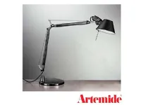 Lampada da tavolo stile Design Tolomeo con base diam.23 Artemide in offerta outlet