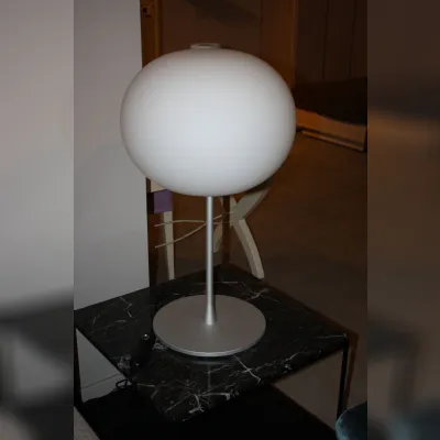 Lampada da tavolo stile Moderno Glo-ball Flos in saldo