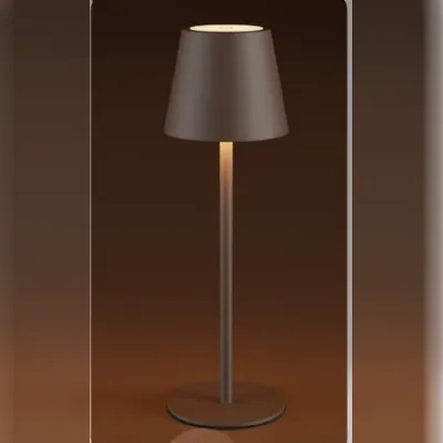 Lampada da tavolo in metallo Moby  redo Collezione esclusiva a prezzo scontato